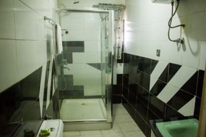 Room 2 of 37