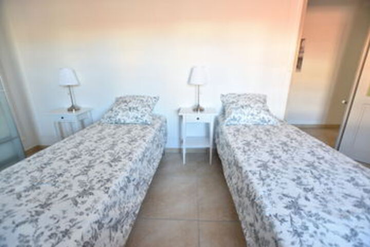 Room 8 of 17