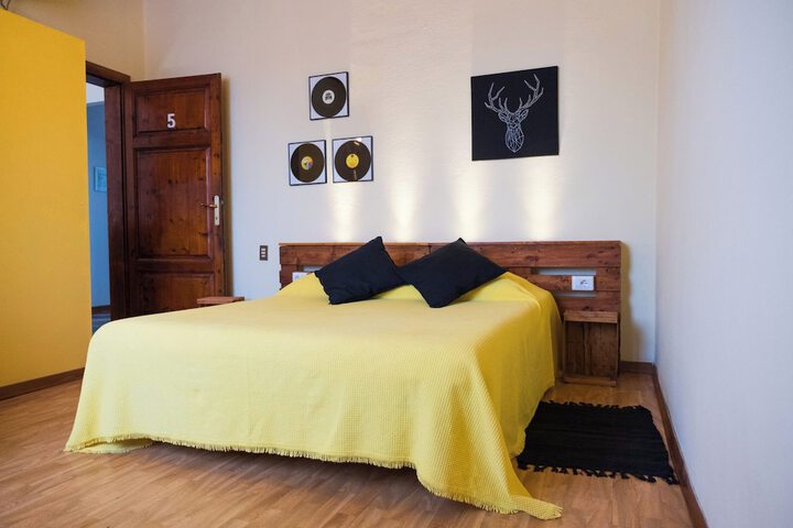 Room 15 of 49