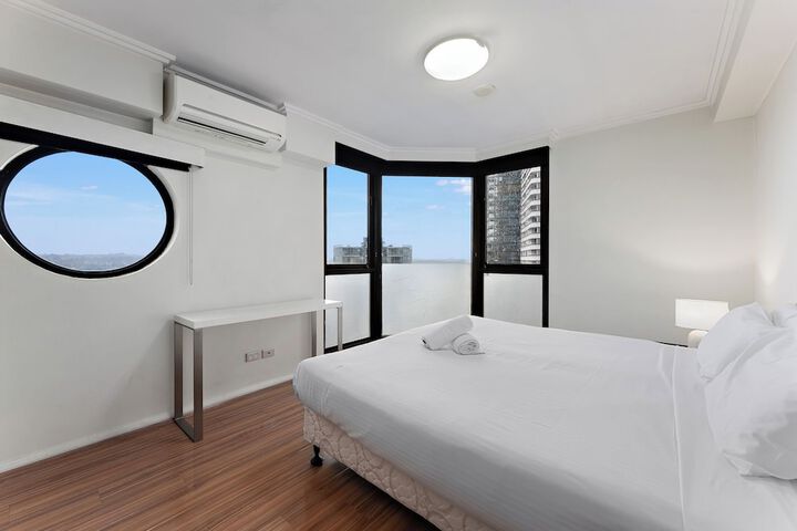 Room 7 of 33