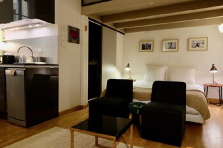 Room 18 of 23