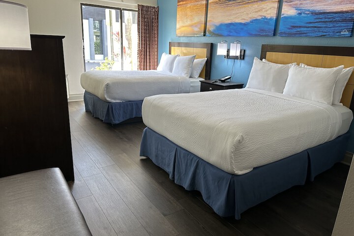 2 Double Beds (5 of 9)