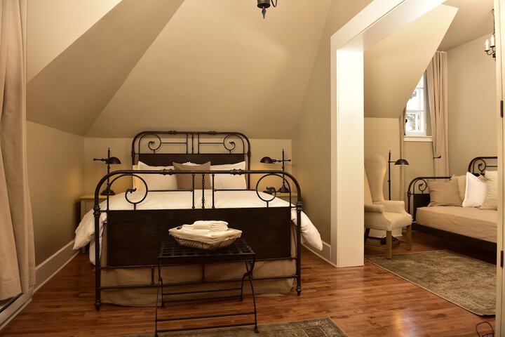 Room 10 of 51