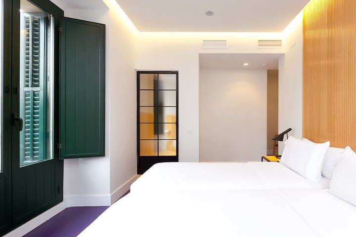 Room 12 of 73