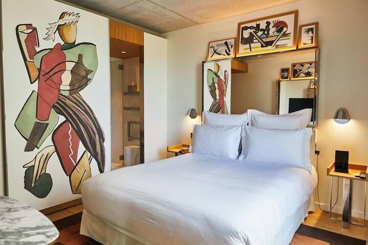 Room 45 of 98