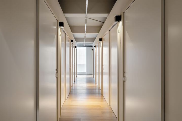 Room 13 of 32