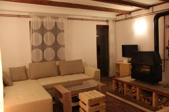 Room 3 of 13