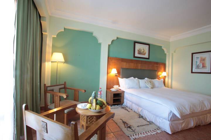 Room 8 of 74