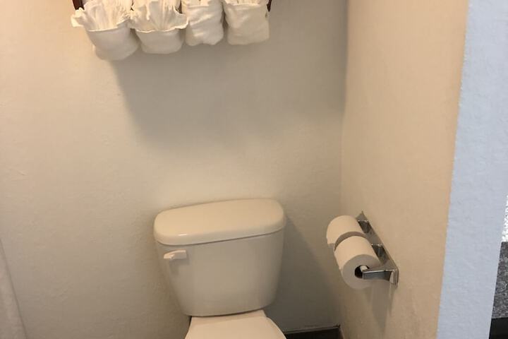 Room 53 of 90