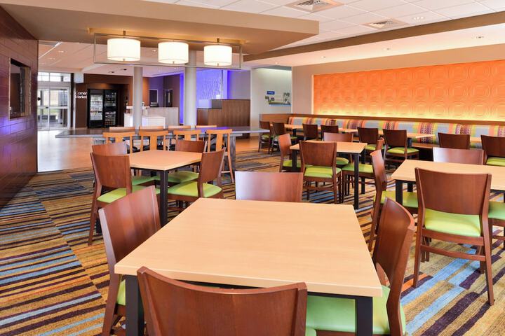Dining Photos