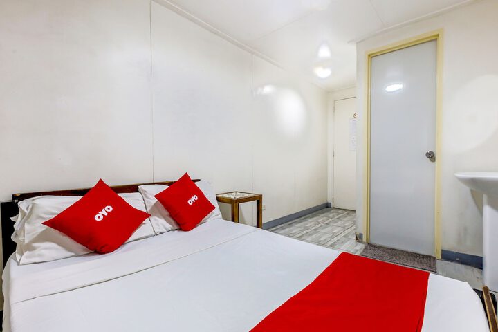 Room 30 of 84