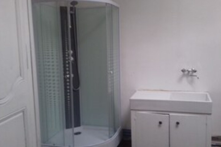 Room 3 of 10
