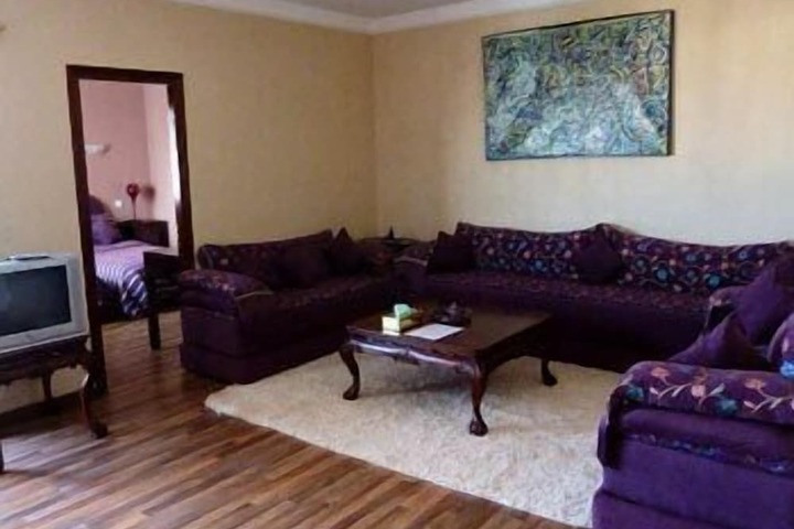 Room 8 of 16