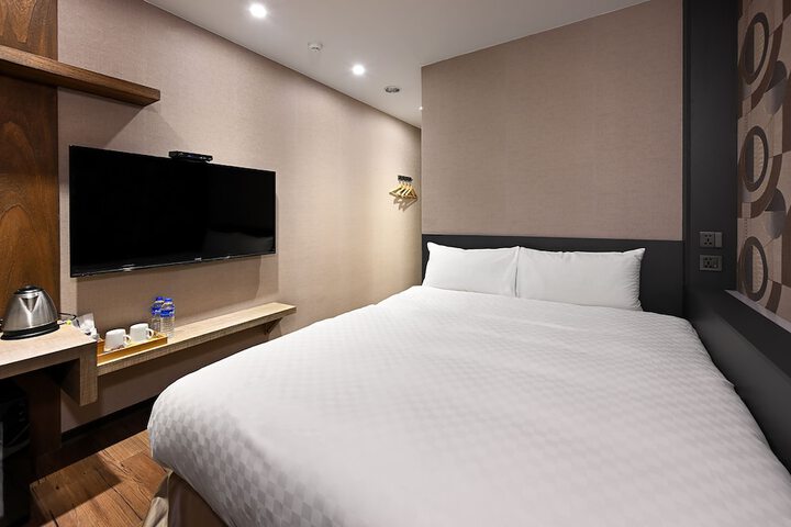 Room 10 of 78