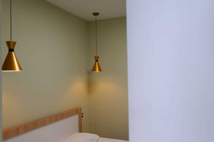 Room 12 of 108