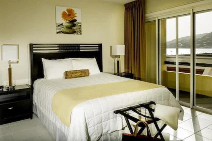 Room 4 of 52