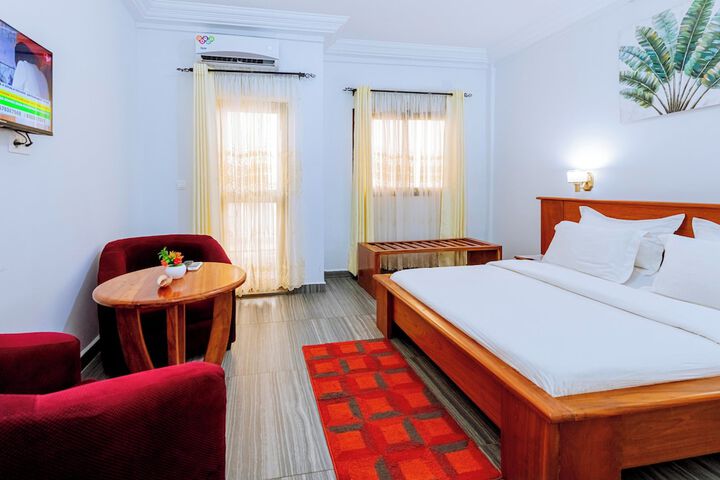 Room 17 of 39