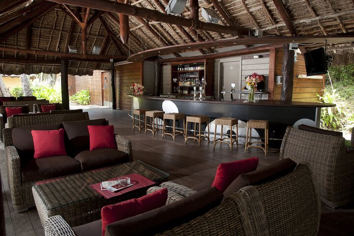 Lounge 22 of 33