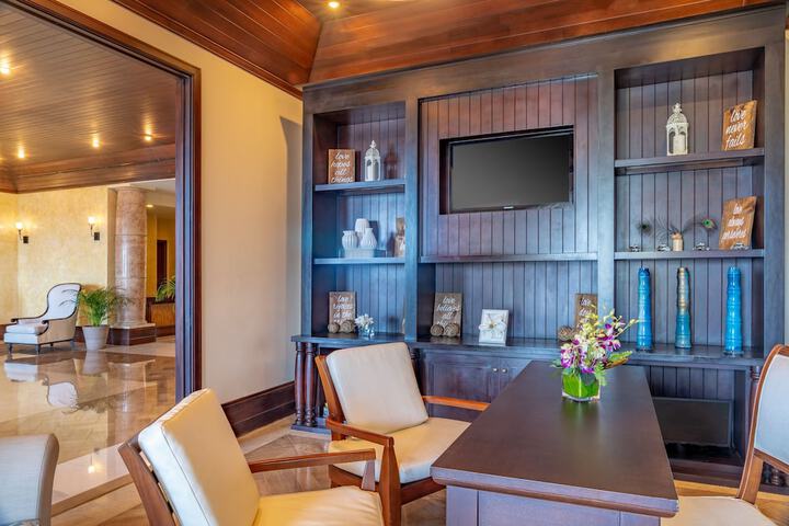 Concierge desk