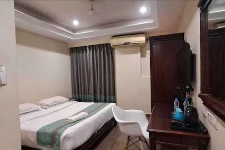 Room 6 of 29