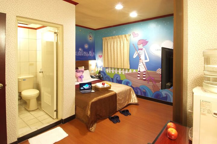 Room 18 of 27