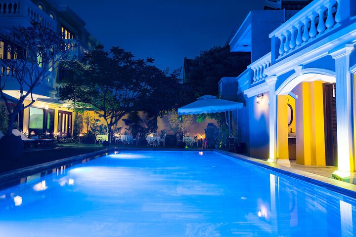 Pool 79 of 113