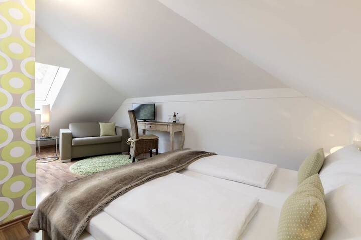 Room 5 of 44