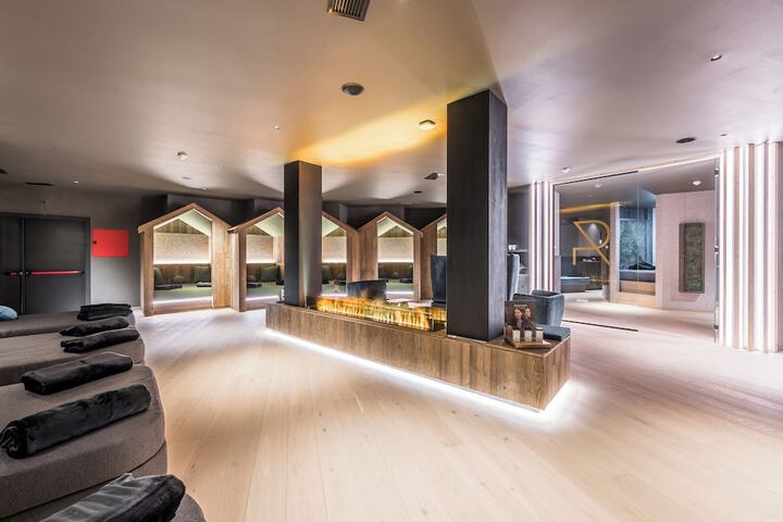 Hotel Interior 176 of 192
