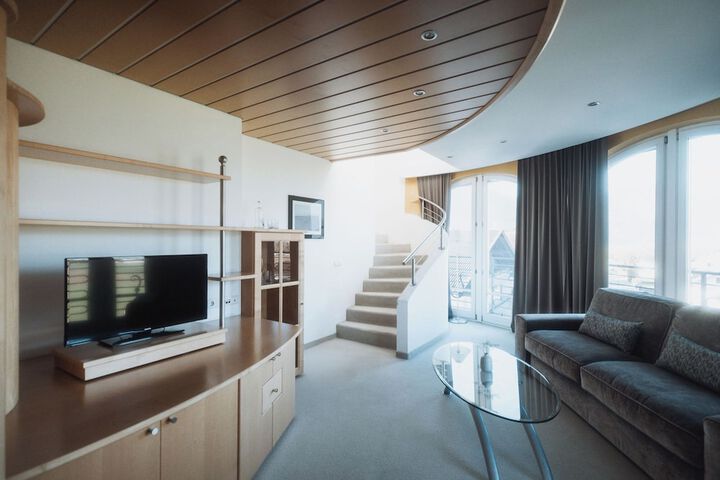 Room 5 of 56
