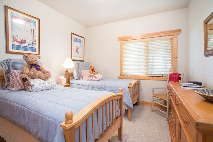Room 12 of 364