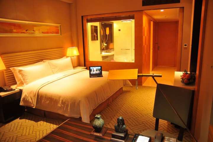 Room 19 of 49