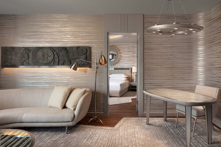 Room 44 of 140