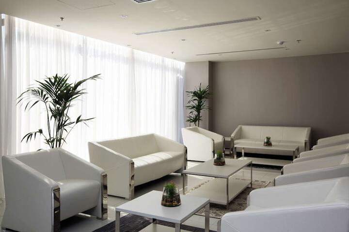 Entrance & Lobby
