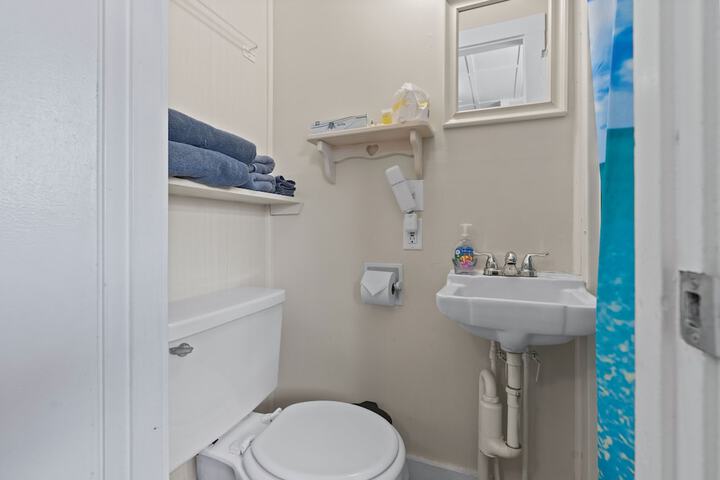 Room 34 of 37