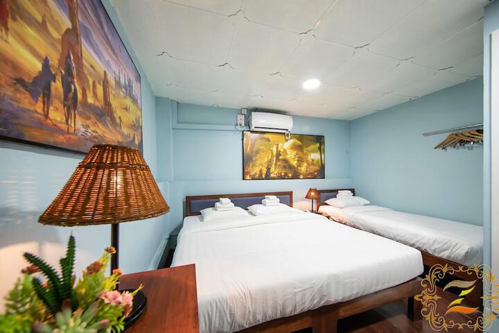 Room 27 of 47