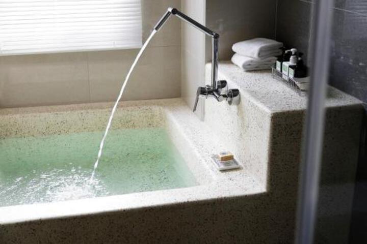 Room 4 of 29