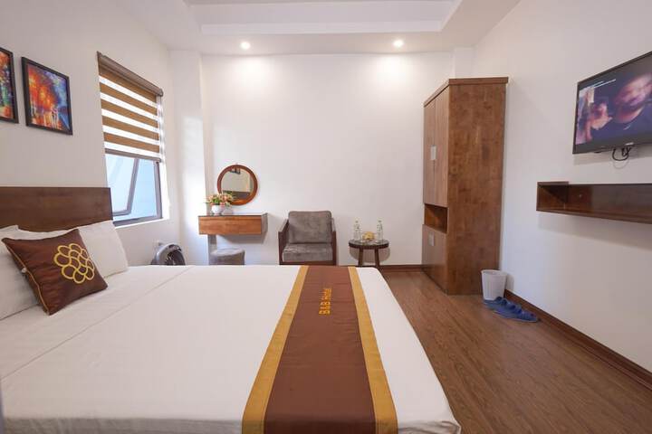 Room 13 of 25