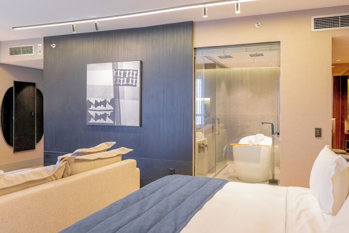 Room 70 of 141