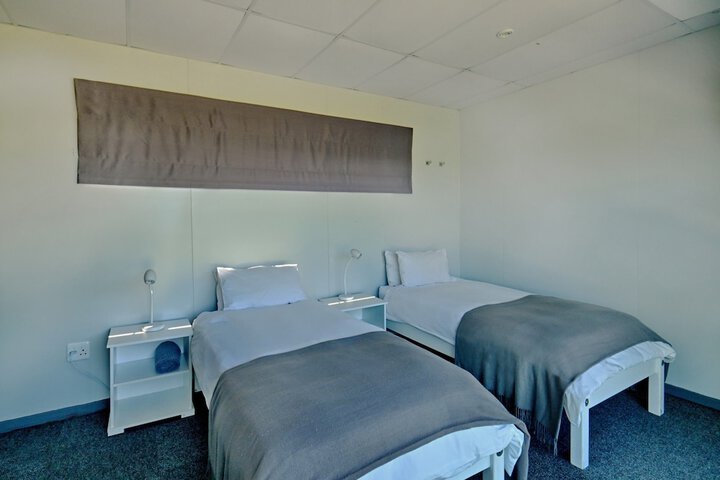 Room 10 of 34