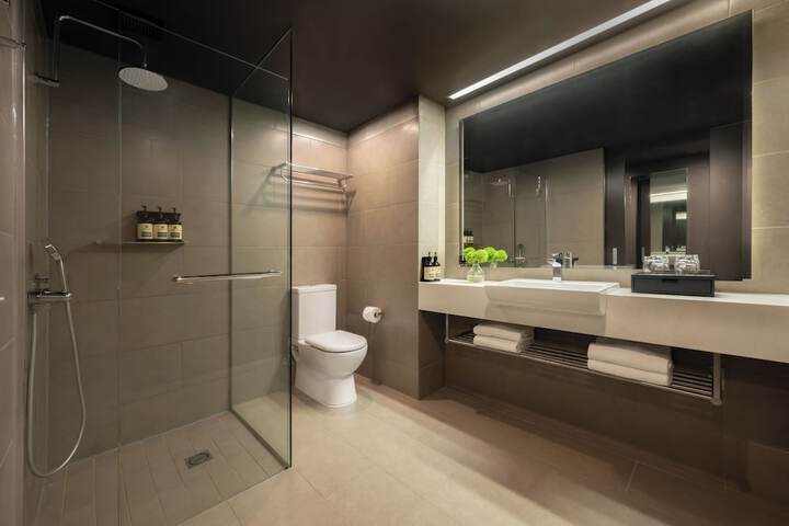 Room 18 of 53