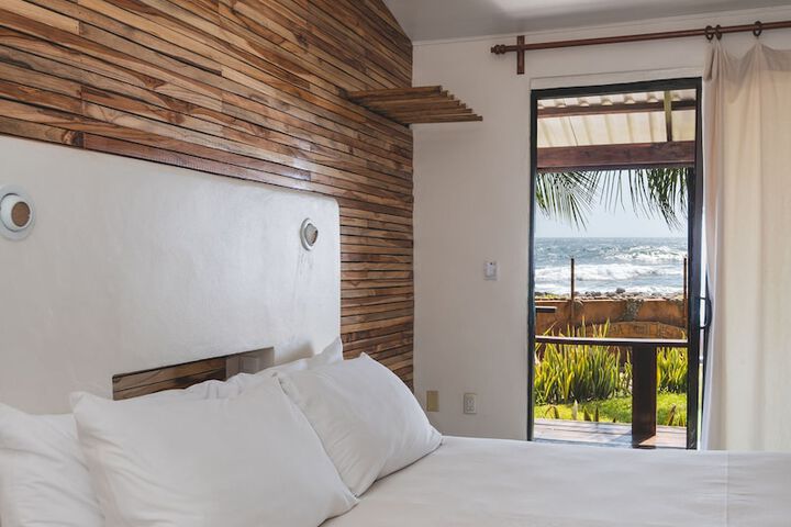 Room 4 of 140