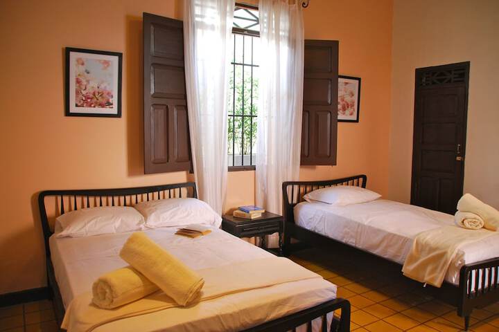 Room 5 of 16