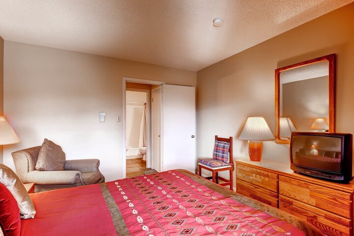 Room 13 of 17