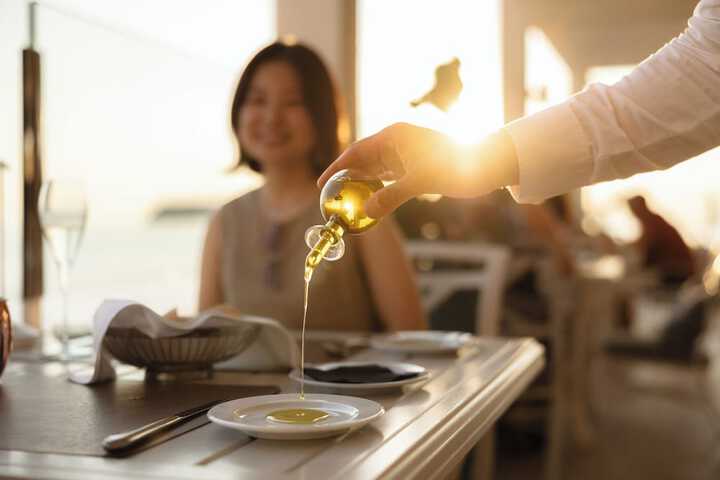 Dining 97 of 103
