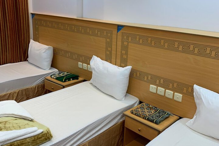 Room 18 of 48