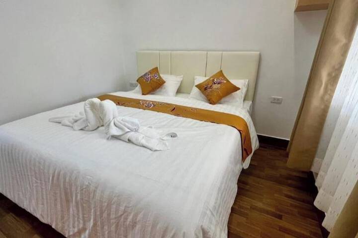 Room 2 of 27