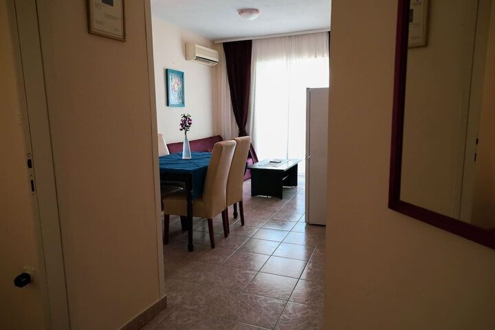 Ballroom/Hall 86 of 102