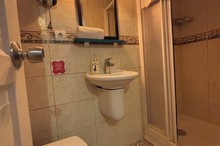 Room 42 of 73
