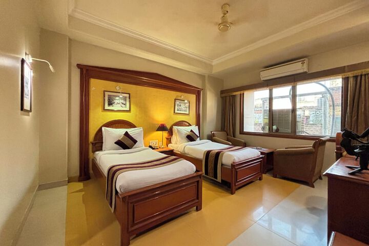 Room 27 of 65