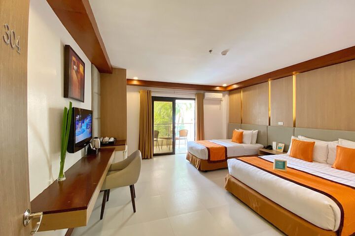 Room 9 of 34